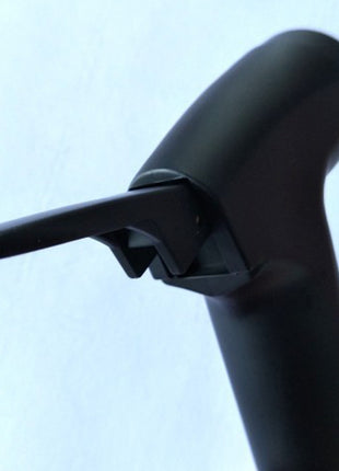 Bathroom cleaning nozzle