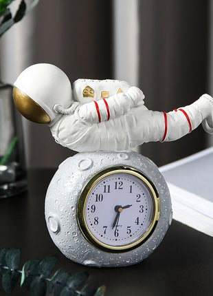 Astronaut Kids' Bookshelf ⭐
