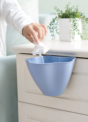 Kitchen trash can