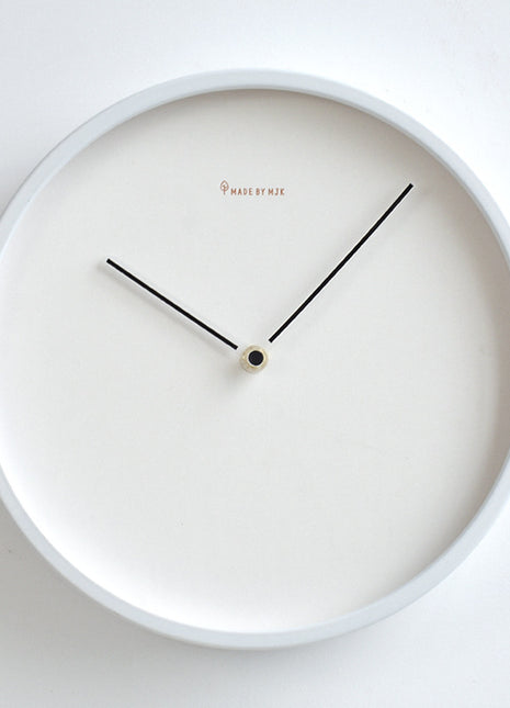 Modern Minimalist Living Room Metal Wall Clock