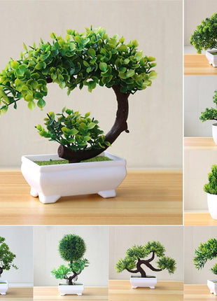 Plantas arbóreas pequeñas artificiales en macetas verdes